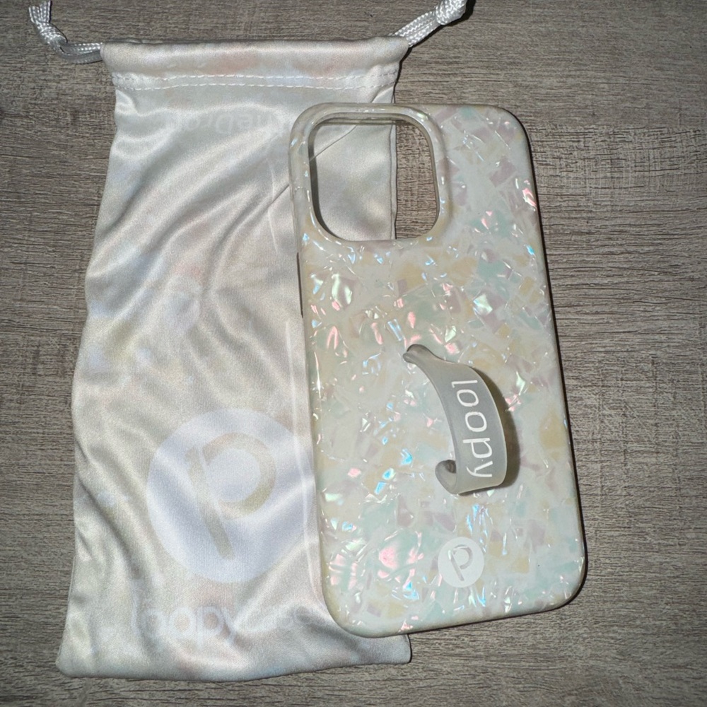 White irrisdecent loopy case iPhone 13 Pro